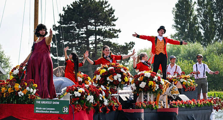 Varend Corso 'ouderwets feest'