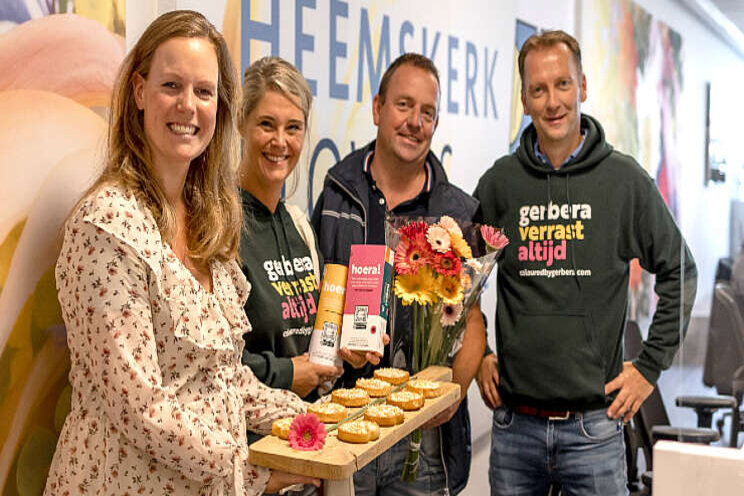 Gerbera en beschuit met muisjes...